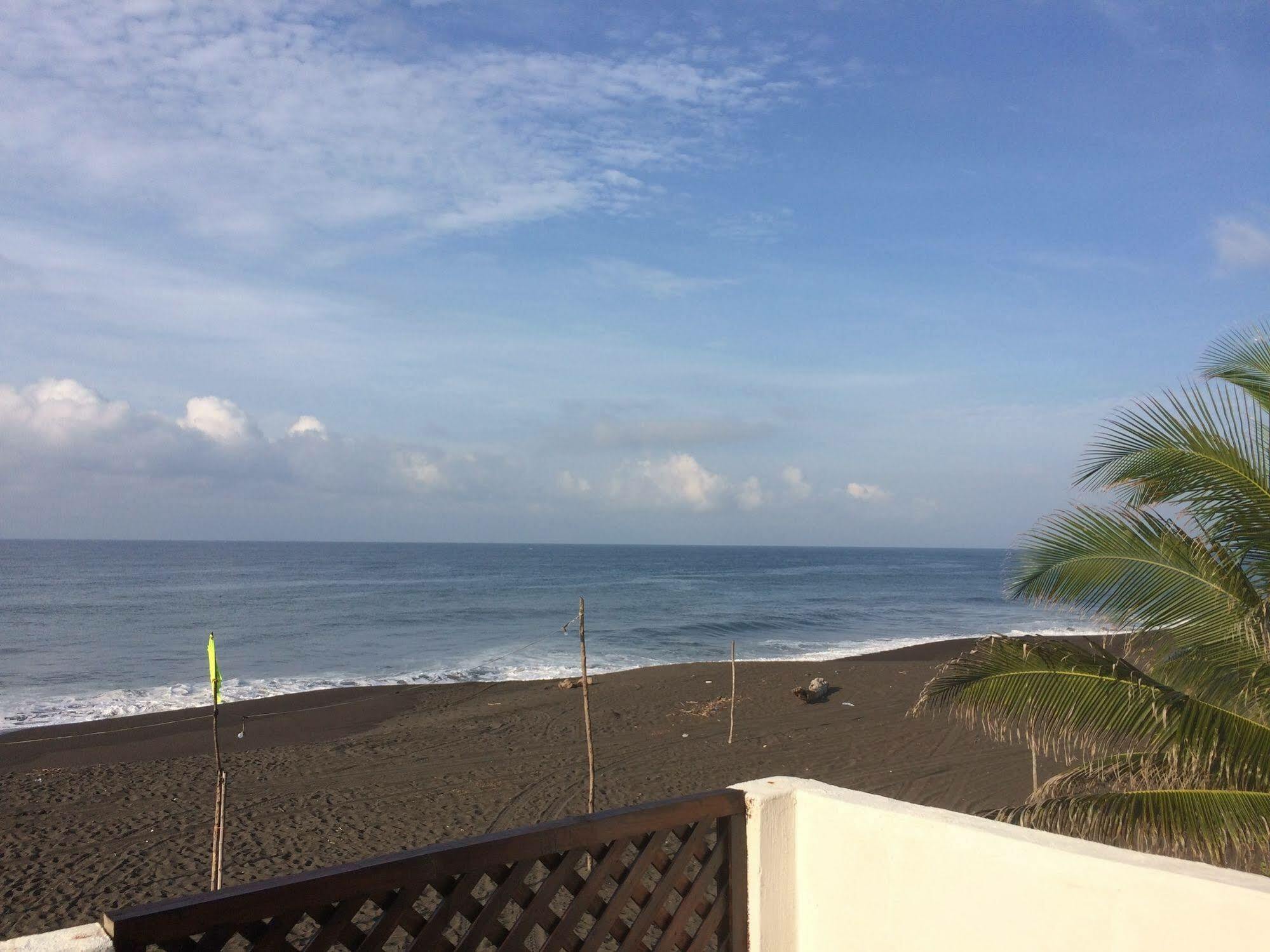 Tortugas Place Hotel Y Bungalos Monterrico Zewnętrze zdjęcie