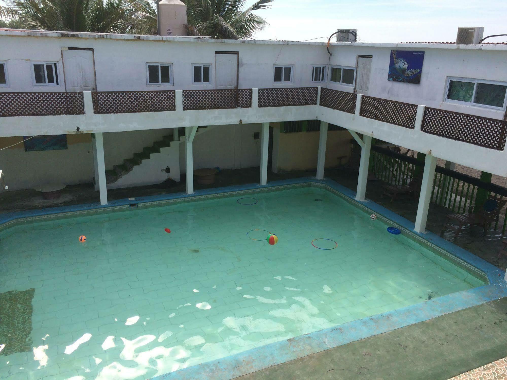 Tortugas Place Hotel Y Bungalos Monterrico Zewnętrze zdjęcie