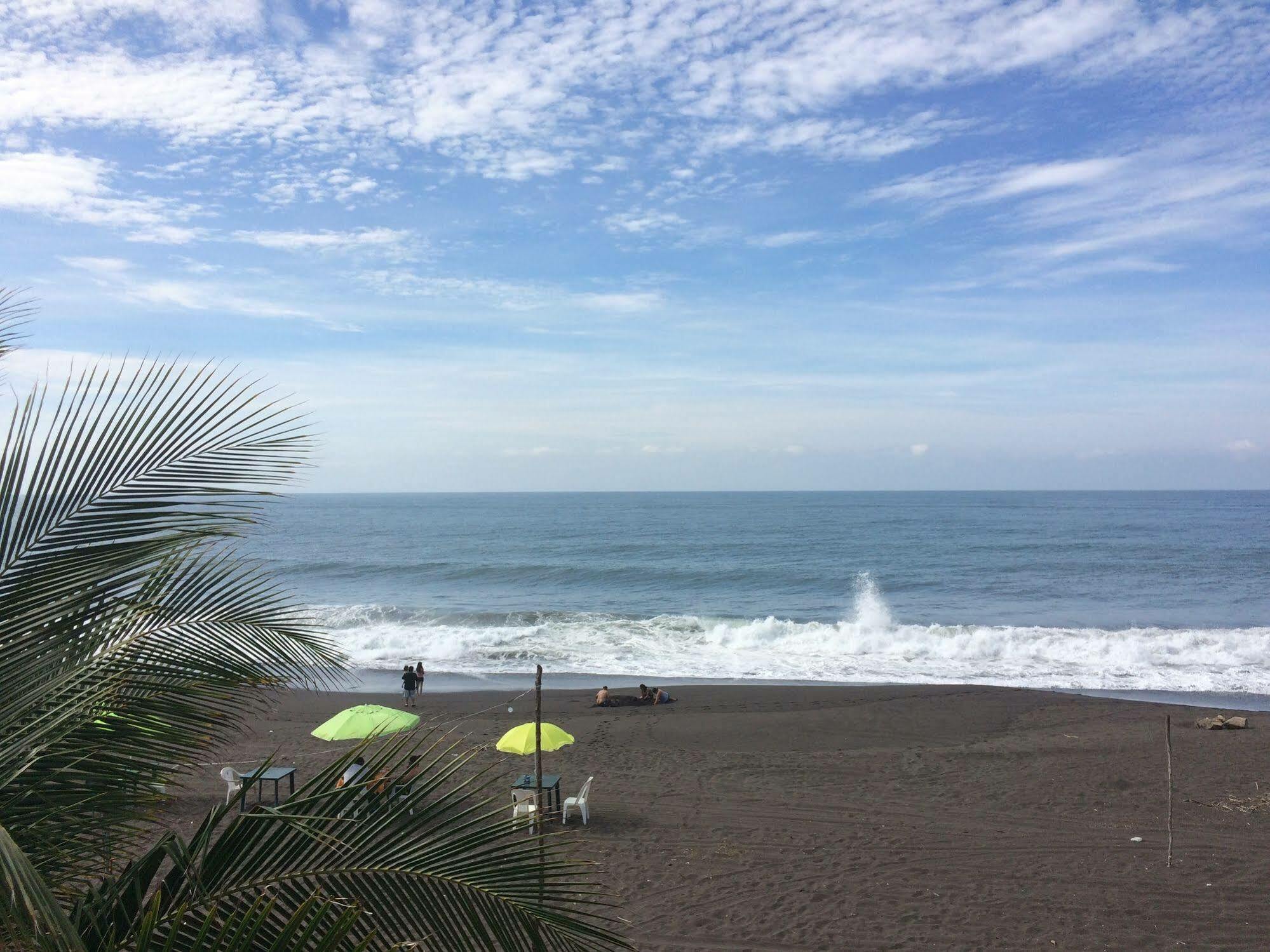 Tortugas Place Hotel Y Bungalos Monterrico Zewnętrze zdjęcie